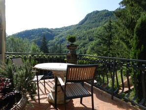 Luxury Double Room, Mountain View | Balcony - Villa Bertagni (Castelnuovo di Garfagnana)