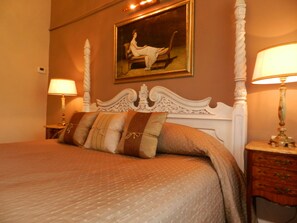 Egyptian cotton sheets, individually decorated, individually furnished - Villa Bertagni (Castelnuovo di Garfagnana)