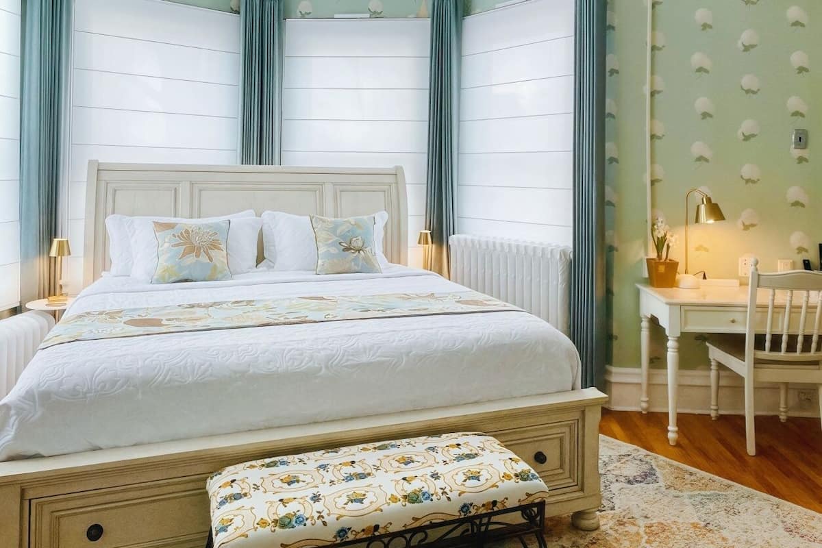 Kamer, 1 kingsize bed (The C.B Chappell-On 2nd floor) | Kamervoorziening