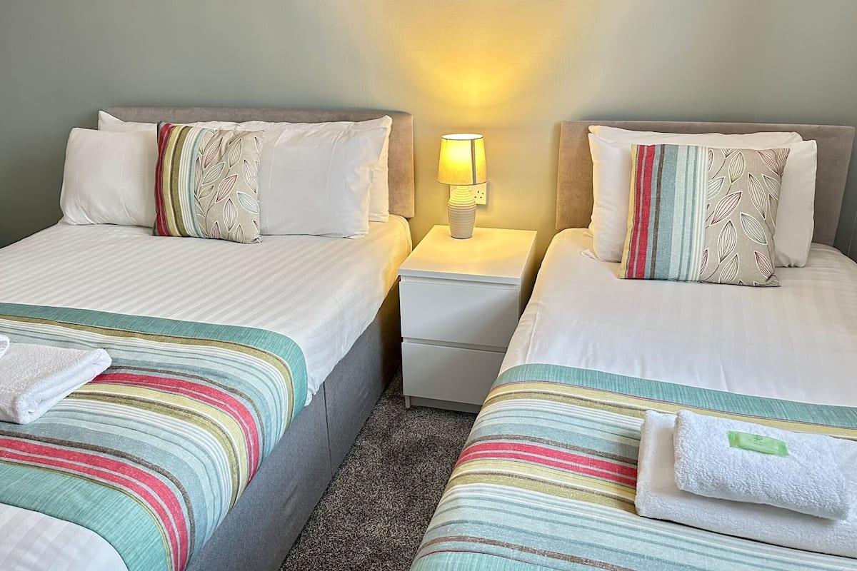 Standard-Zweibettzimmer | Verdunkelungsvorhänge, Bettwäsche
