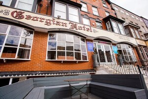 Fachada de la propiedad