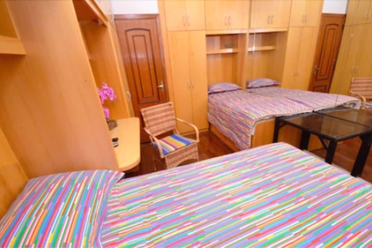 Bureau, Wi-Fi gratuit, décoration personnalisée, draps fournis