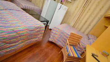 Individualmente decorados, escrivaninha, Wi-Fi de cortesia