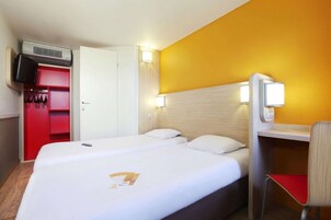 Desk, free cribs/infant beds, free WiFi, bed sheets