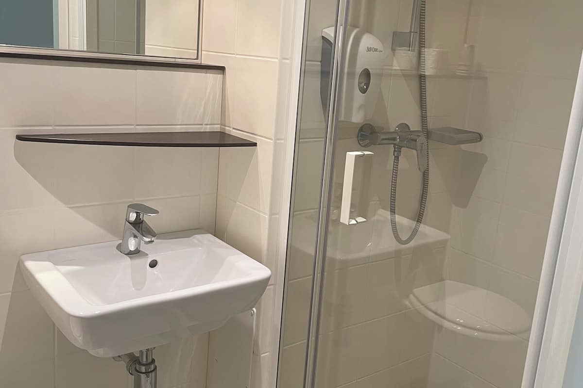 shower, eco-friendly toiletries, towels, soap