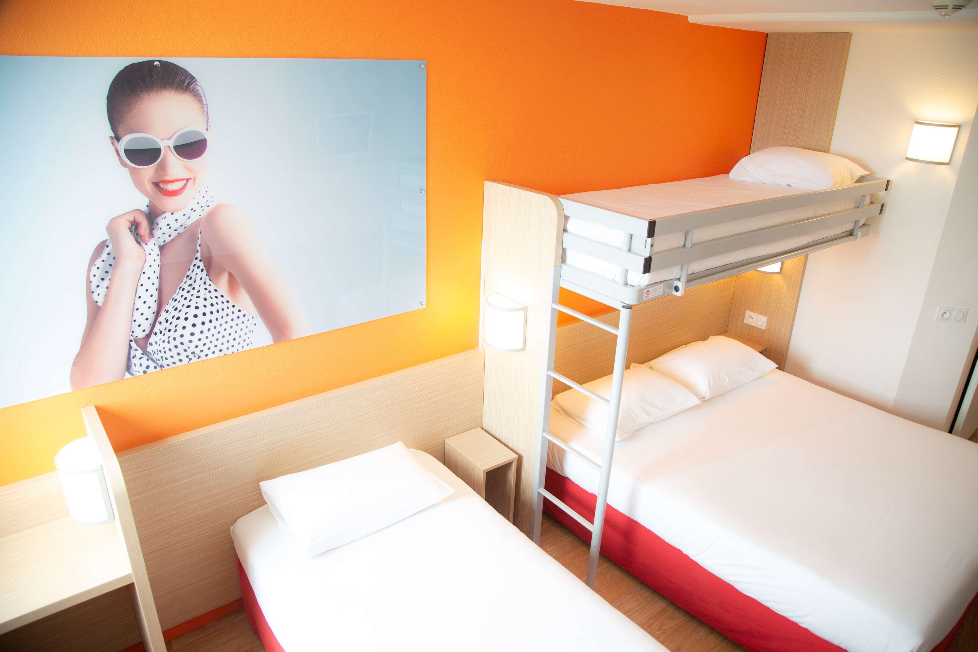 Sängtillbehör av högsta kvalitet, skrivbord och arbetsyta för laptop