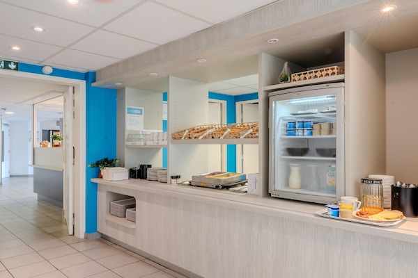 Dagelijks ontbijtbuffet (EUR 8.90 per persoon)