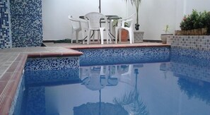 Hồ bơi ngoài trời