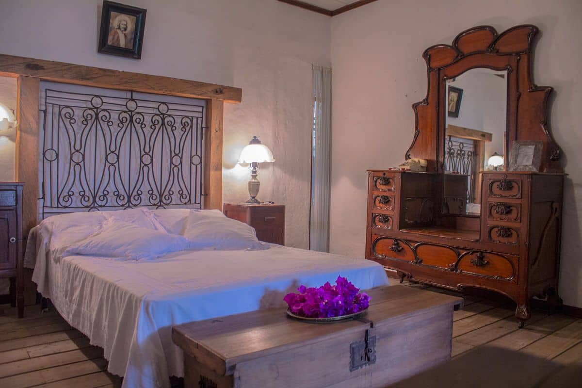 Premium bedding, minibar, desk, free rollaway beds