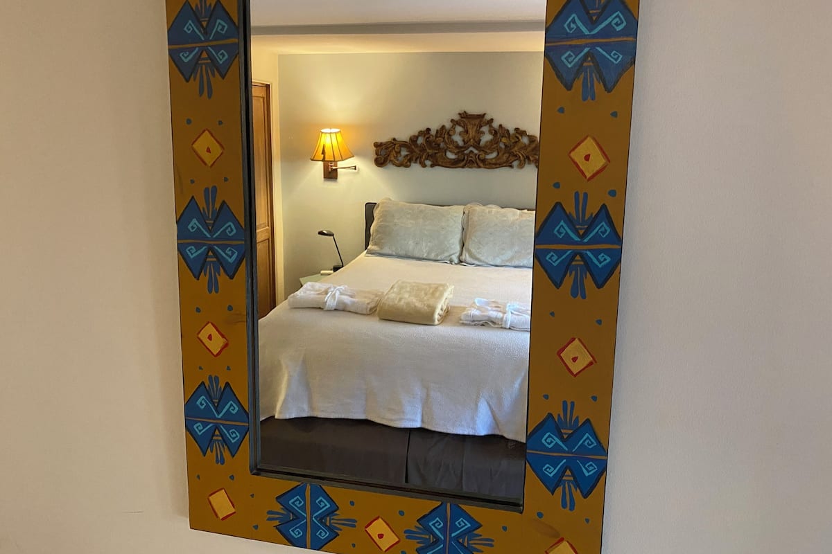 Half Moon | Individually decorated, individually furnished, laptop workspace