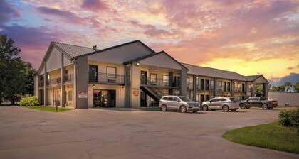 Cypress Inn