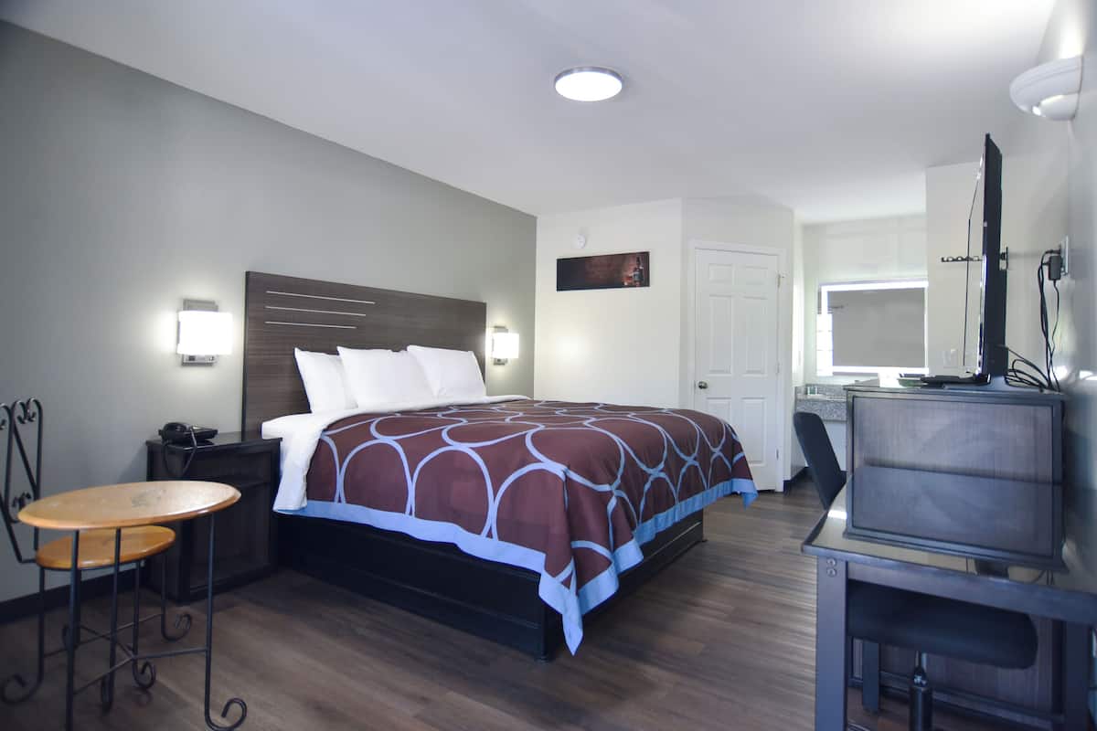 Desk, iron/ironing board, free WiFi, bed sheets