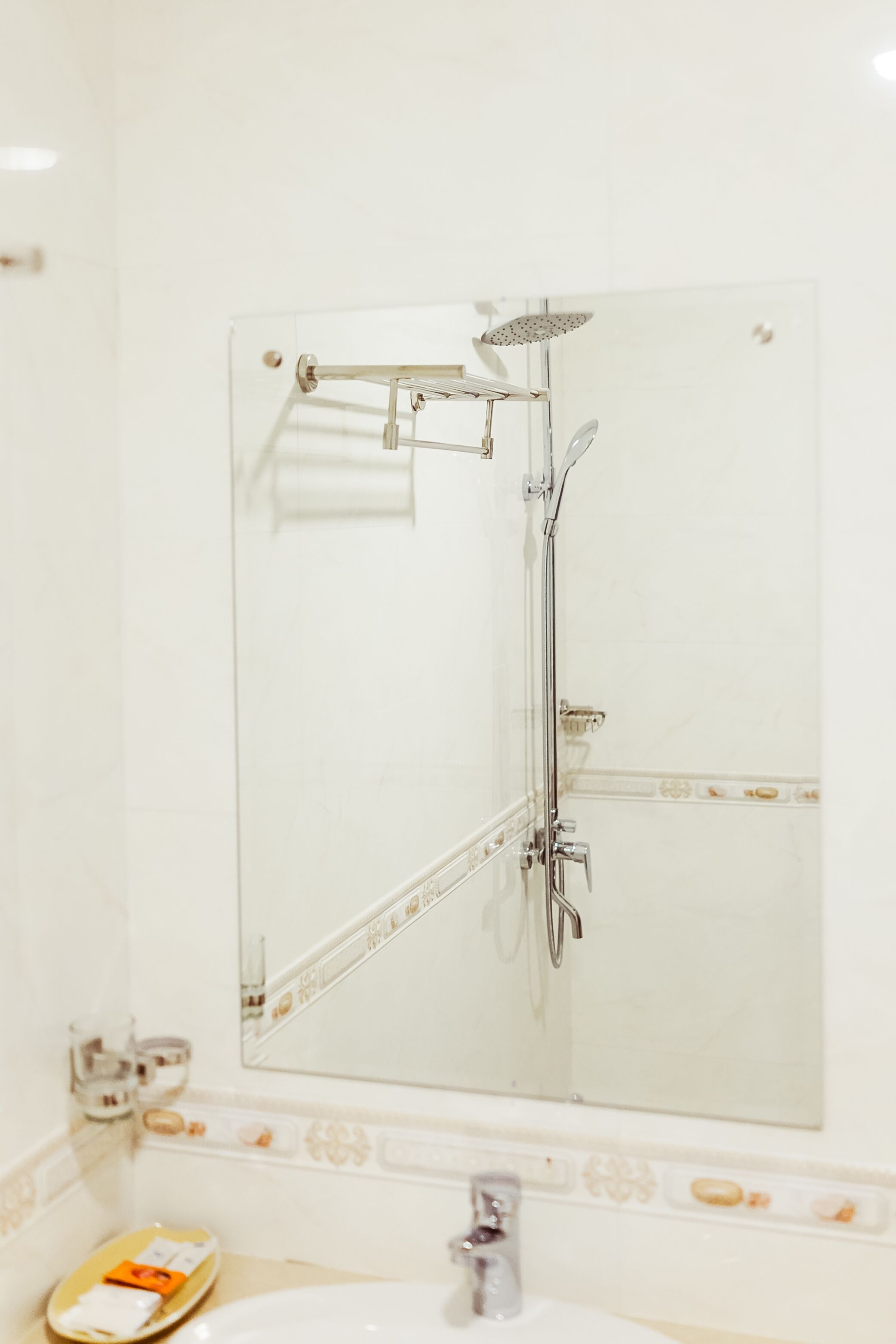 Twin Room, Balcony | Bathroom | Shower, free toiletries, hair dryer, towels