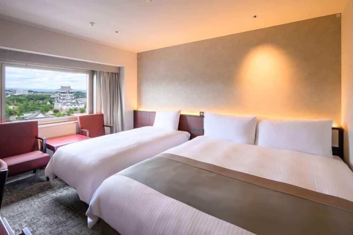 Desk, blackout drapes, iron/ironing board, free WiFi