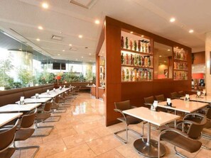 Frokostbuffé hver dag (JPY 3000 per person)