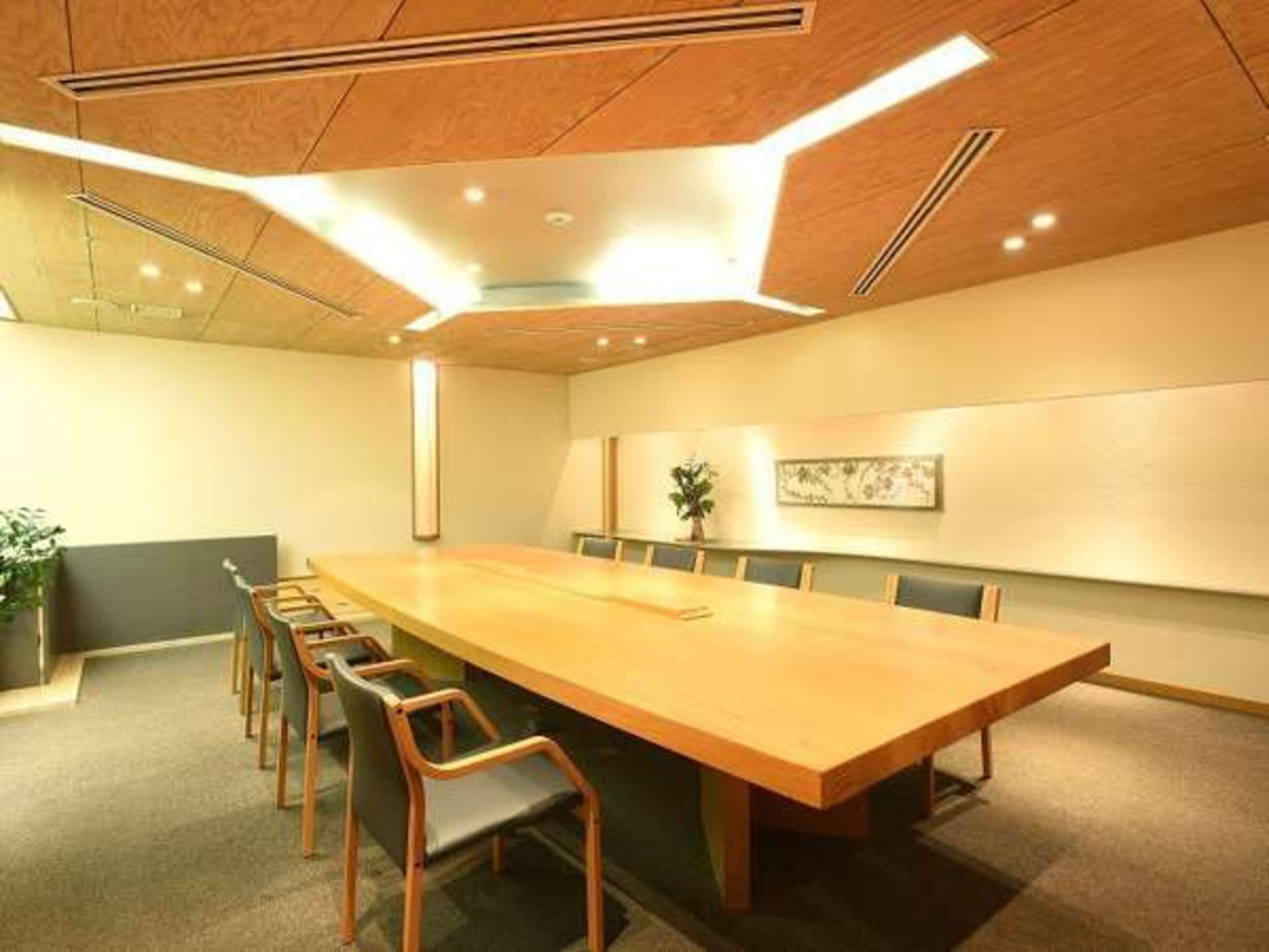 4 restaurants, breakfast, lunch, dinner served; french cuisine