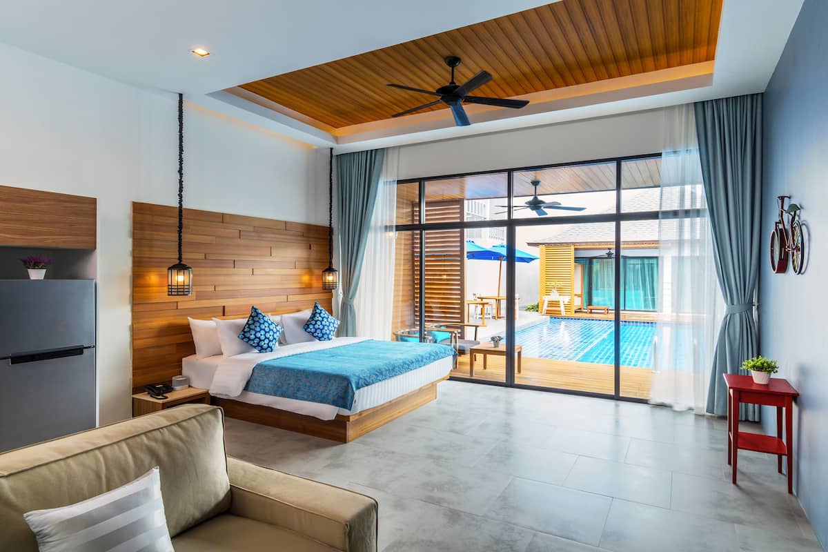 Suite, Poolseite