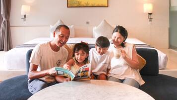 Suite (4 Persons) | Literie de qualité supérieure, coffres-forts dans les chambres