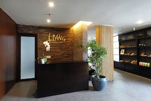 Couples treatment room(s), body treatments - Watermark Hotel & Spa Jimbaran Bali (Kedonganan)