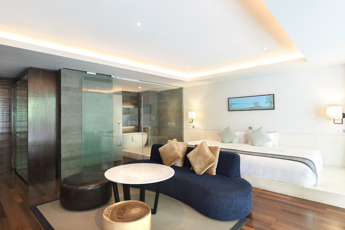 Suite | Premium bedding, in-room safe, individually furnished, desk