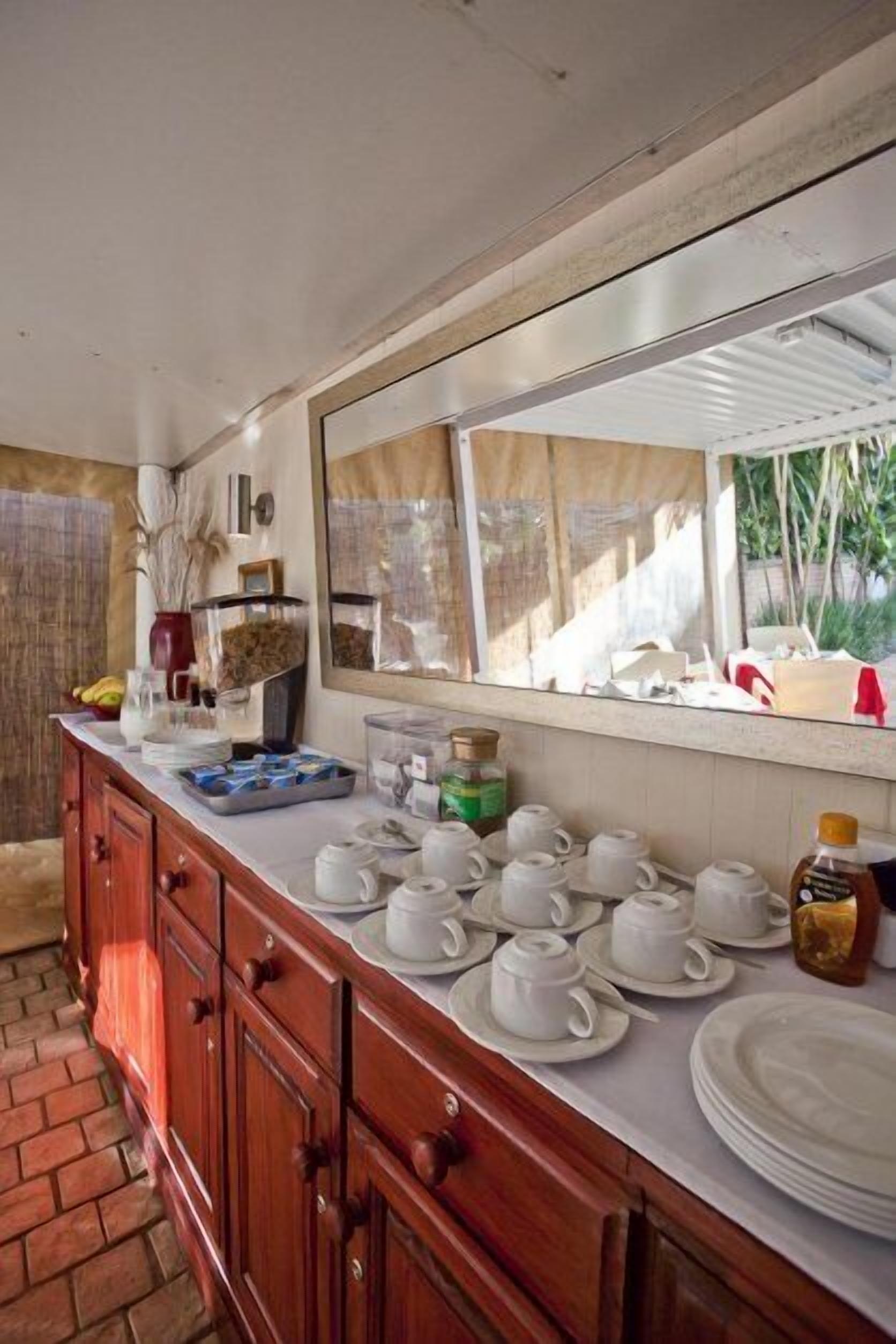 Daily English breakfast (ZAR 80.00 per person)