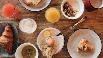 Daily continental breakfast for a fee