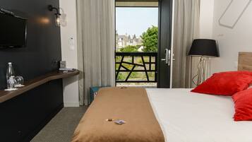 Habitación doble estándar, en el área del patio | Ropa de cama de alta calidad y caja de seguridad en la habitación