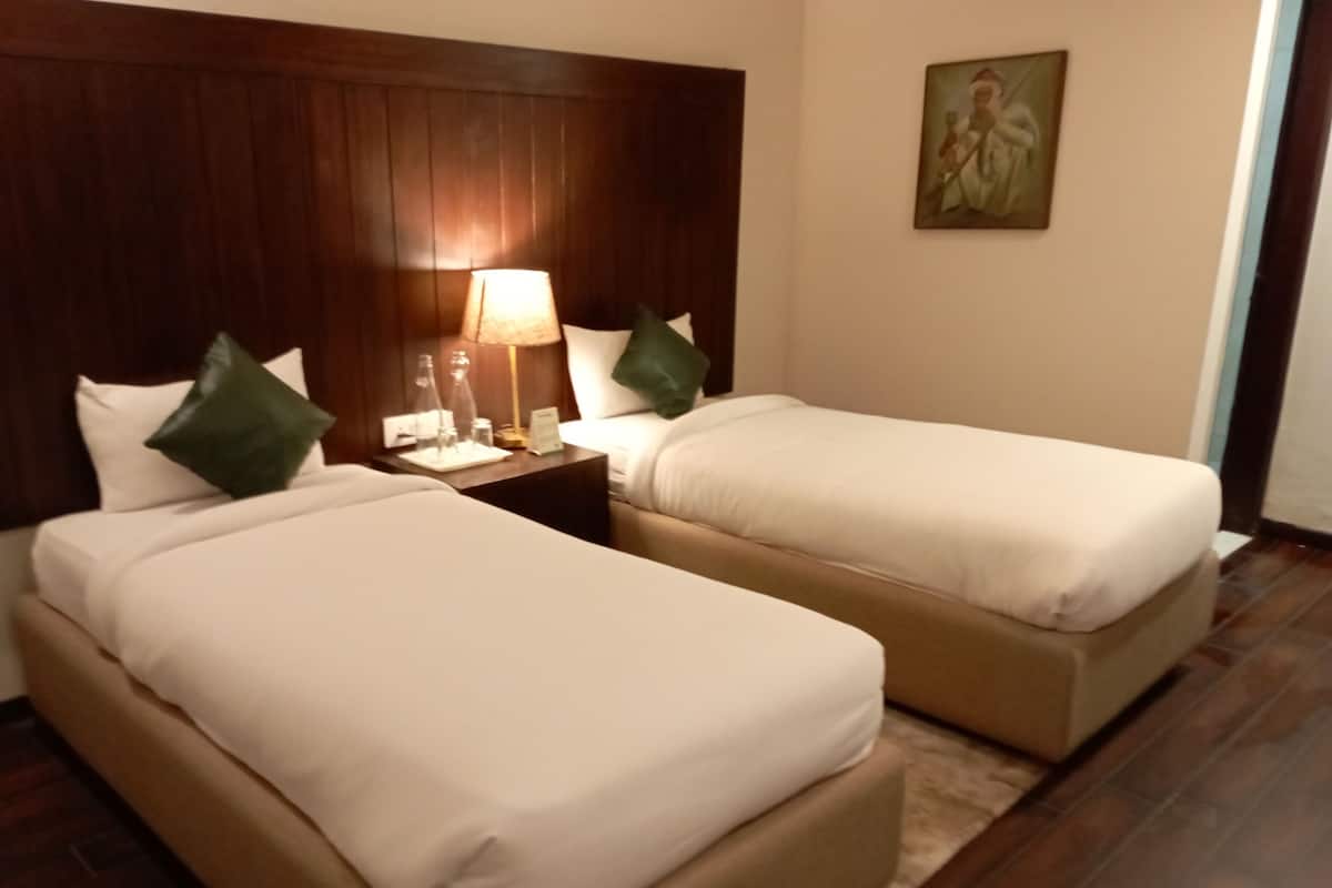 Deluxe Suite Room | 2 Schlafzimmer, Minibar, Zimmersafe, Schreibtisch