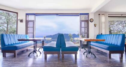 WoodSmoke resort & Spa