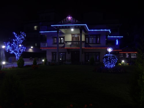 Dipankara Holiday Home