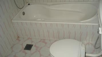 Villa Deluxe, vista giardino | Bagno | Set di cortesia gratuito, asciugacapelli, asciugamani