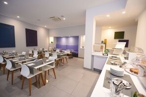 Petit déjeuner buffet compris tous les jours