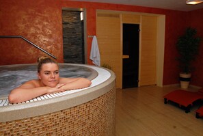 Massages des tissus profonds, massages prénataux, massages sportifs