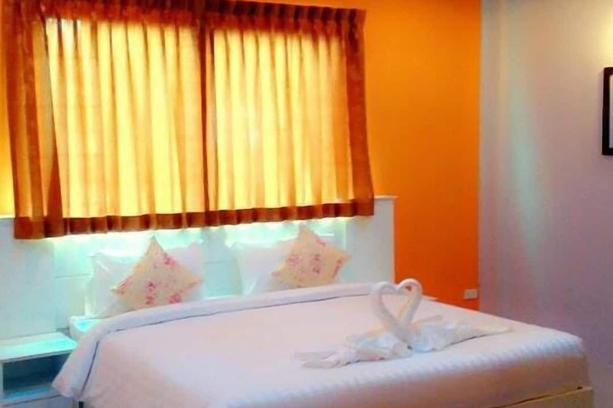 Deluxe Double Room | Premium bedding, minibar, desk, soundproofing