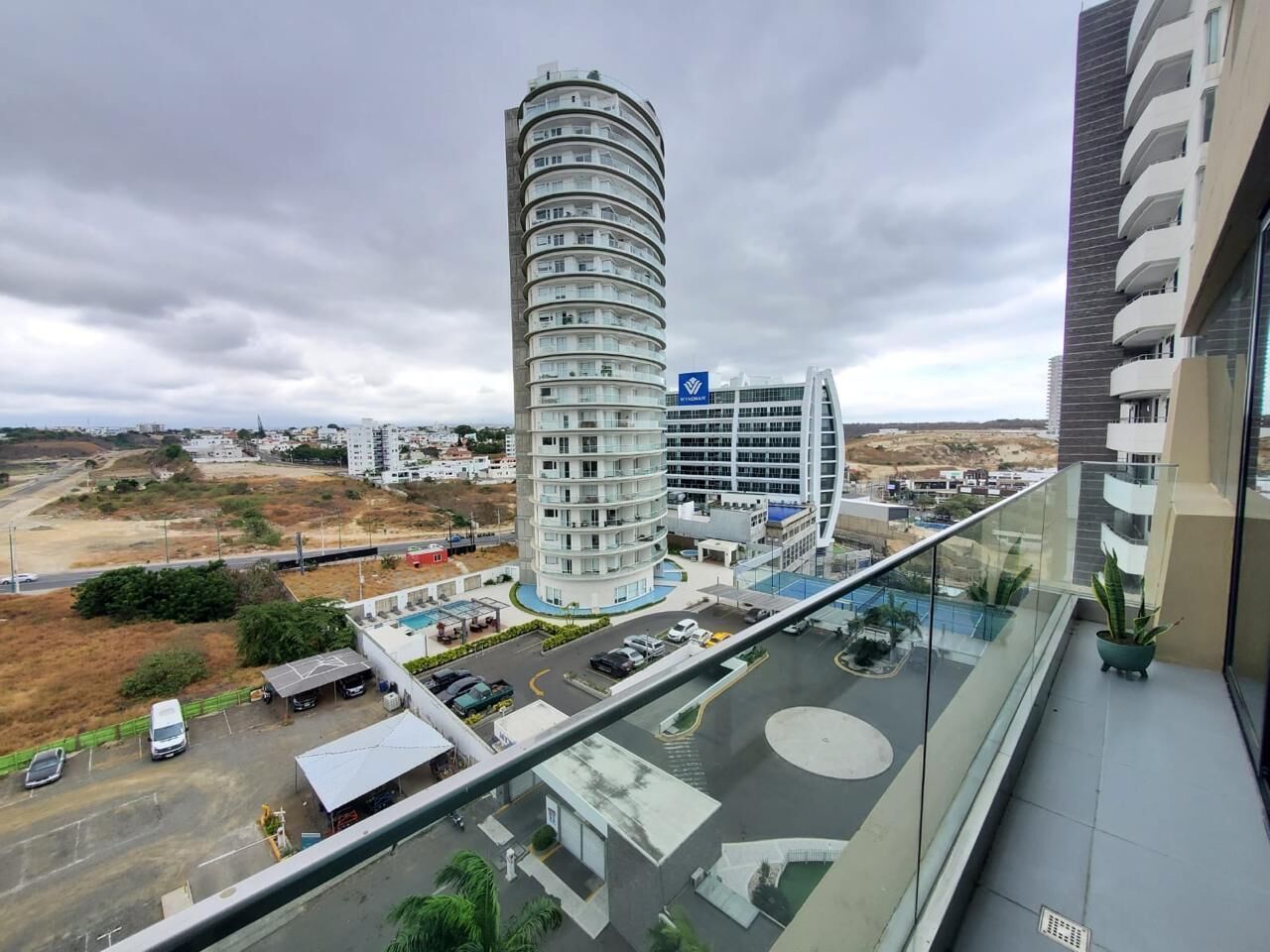 المنشأة من الخارج