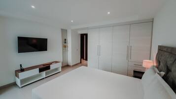 Classic-Apartment, Meerblick | 3 Schlafzimmer, hochwertige Bettwaren, Daunenbettdecken, Zimmersafe