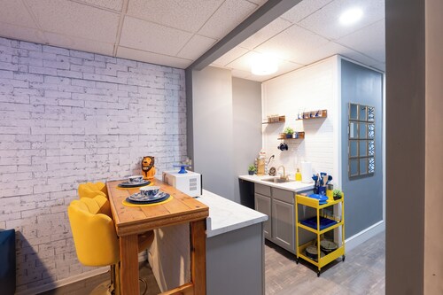 Millview is located in the heart of 
Mount Holly perfect for business or leisure