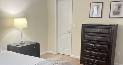 Charming 1-bedroom house in Conyers with AC, WiFi. refrigerator, call today