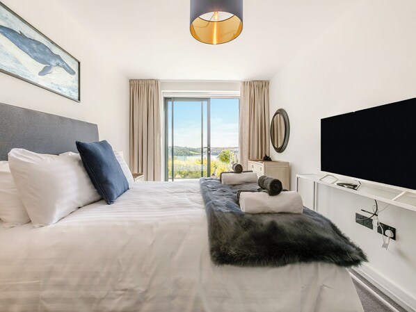 5 bedrooms, free WiFi, bed sheets
