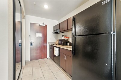 Cobblestone Hotel & Suites-Bellefontaine