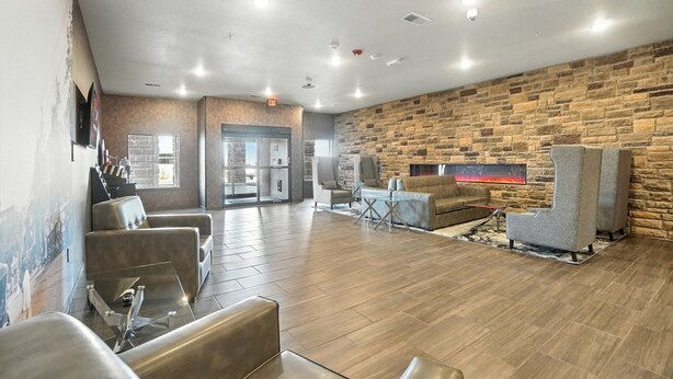 Lobby - Cobblestone Hotel & Suites-Bellefontaine (Bellefontaine)