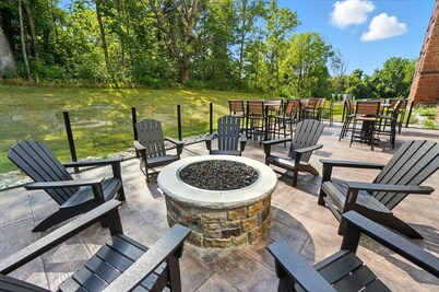 Cobblestone Hotel & Suites-Bellefontaine