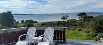 Stor Hytte med Praktfull Havutsikt