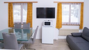 Living area - Vacation apartment with a fantastic view Haus Slalom (saas fee)