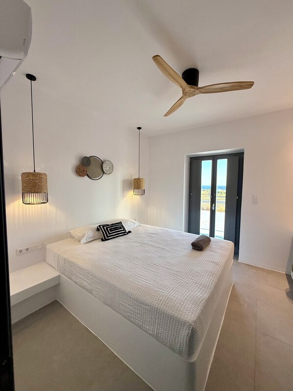 3 bedrooms, in-room safe, iron/ironing board, travel crib