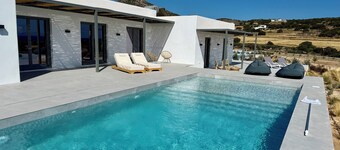 Faragas Hill Harmony Villa