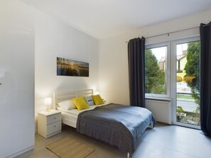 Living room - Warsaw Studios With Garden by Renters (Warsaw)