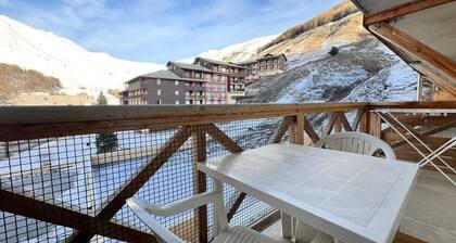 RESIDENCE LES CIMES 3: PISCINE / SAUNA / HAMAM, AU PIED DES PISTES POUR 6 PERS