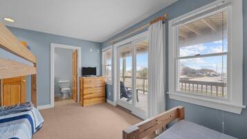 7 bedrooms, iron/ironing board, travel crib, free WiFi