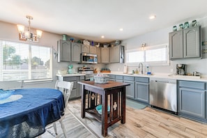 Fridge, microwave, stovetop, dishwasher - Updated Home 2 Mi to Beach in Crescent City! (Crescent City)